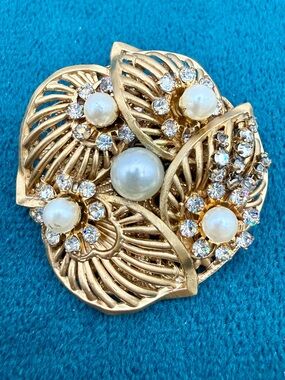 Vintage Miriam Haskell Faux Pearl & Rhinestone Brooch